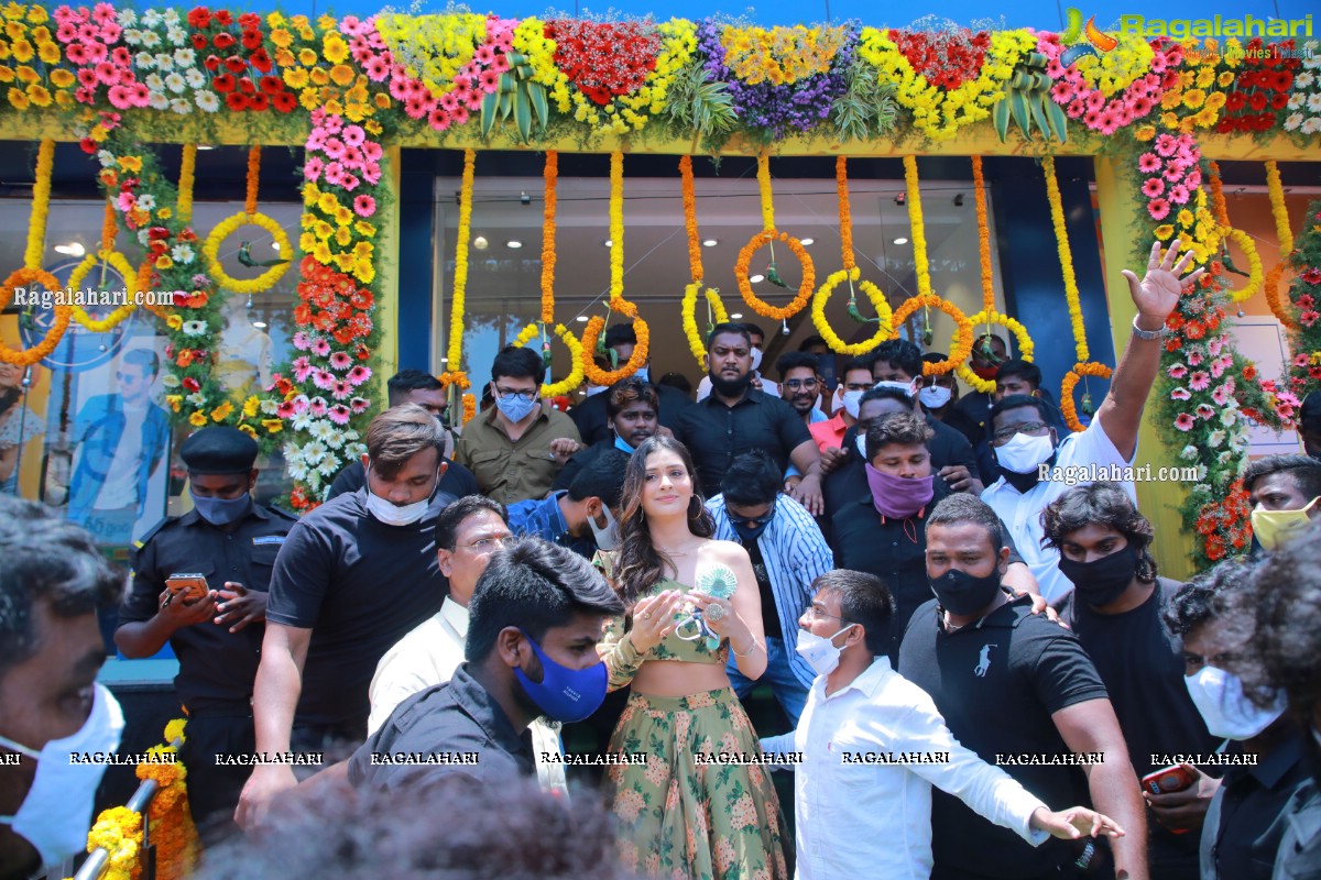 Payal Rajput Inaugurates Kasam Fashion Mall at Warangal