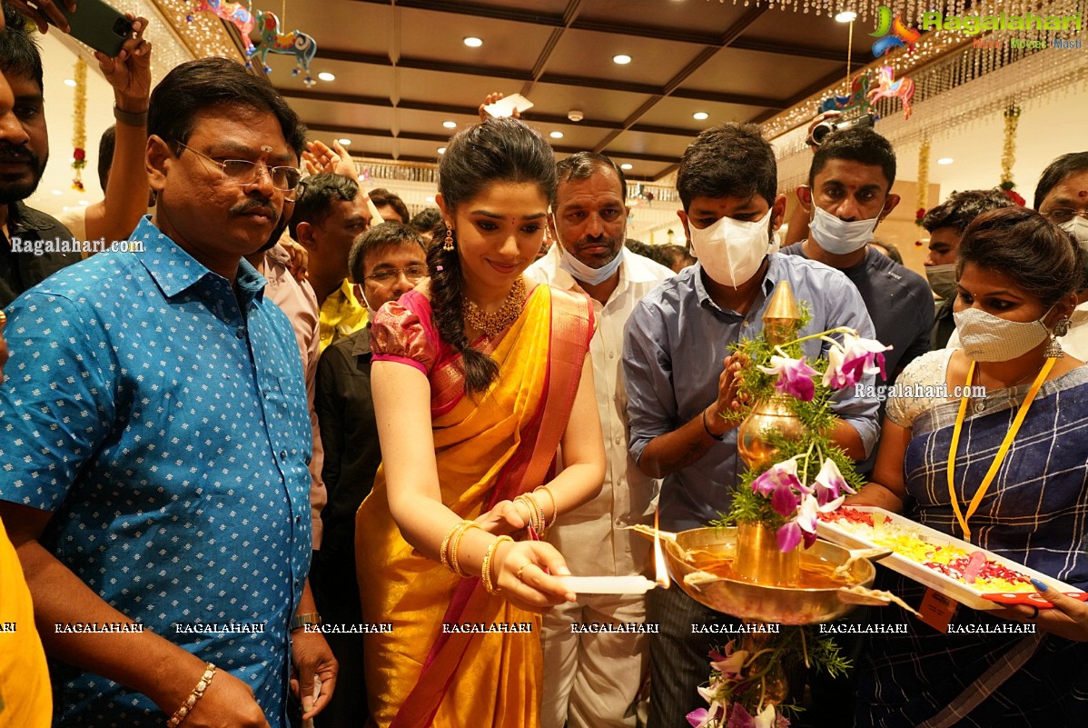 Krithi Shetty Inaugurates Maangalya Shopping Mall 10th Store at A.S.Rao Nagar