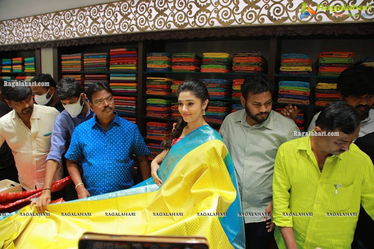 Krithi Shetty Inaugurates Maangalya Shopping Mall 10th Store at A.S.Rao Nagar