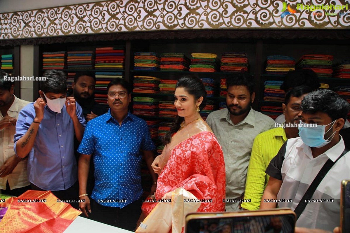 Krithi Shetty Inaugurates Maangalya Shopping Mall 10th Store at A.S.Rao Nagar