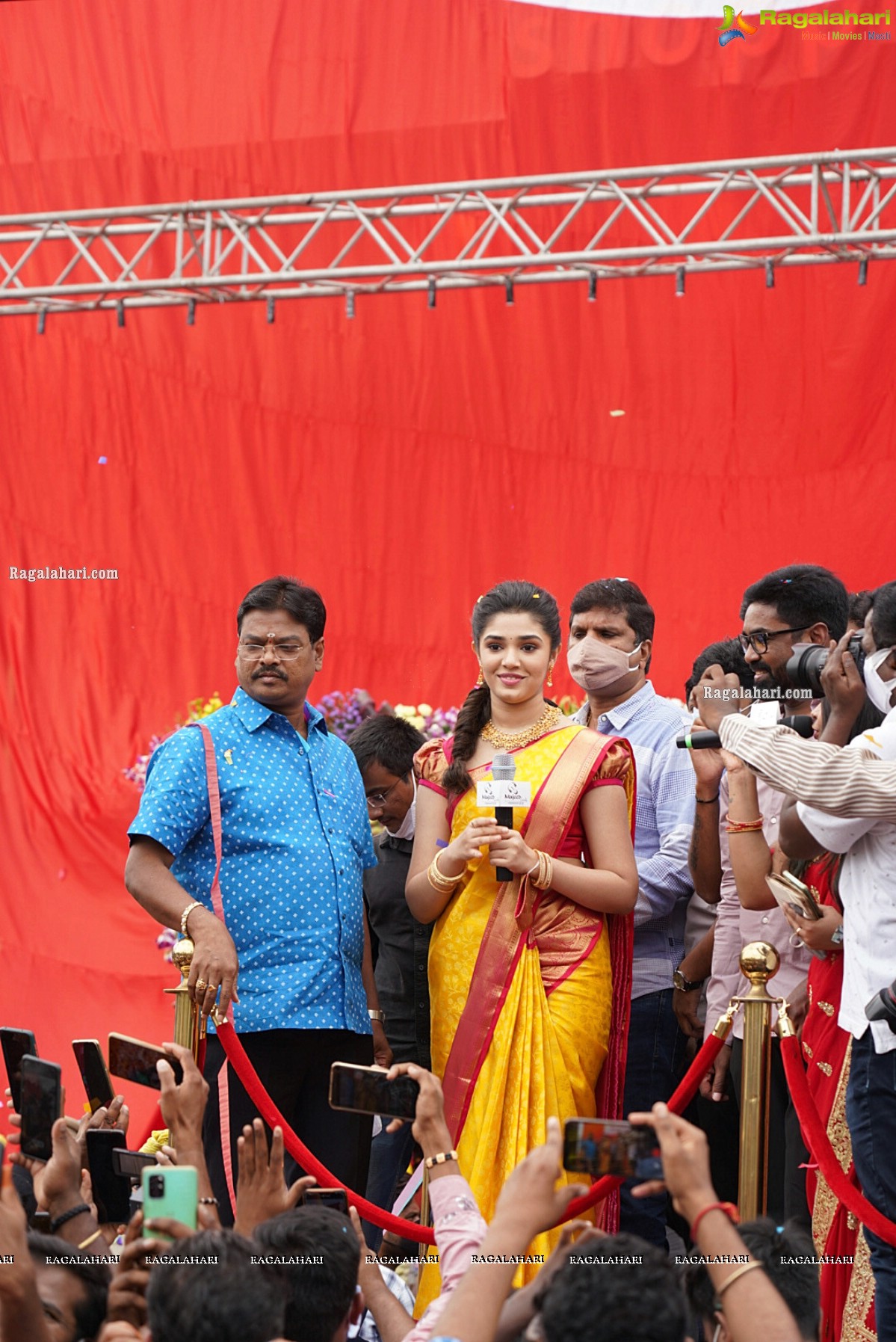 Krithi Shetty Inaugurates Maangalya Shopping Mall 10th Store at A.S.Rao Nagar