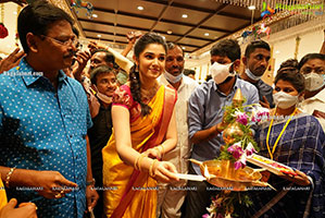 Krithi Shetty Inaugurates Maangalya Shopping Mall