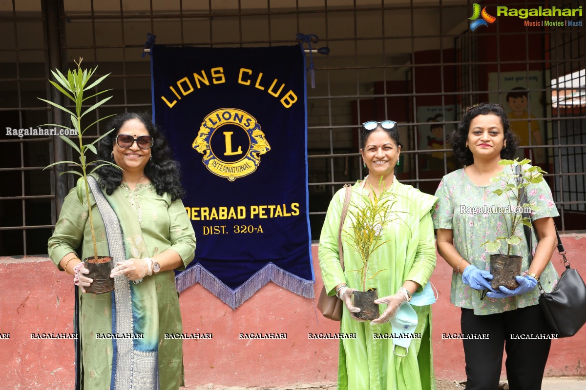 Vana Mahotsav - Tree plantation by Lions Club of Hyderabad Petals