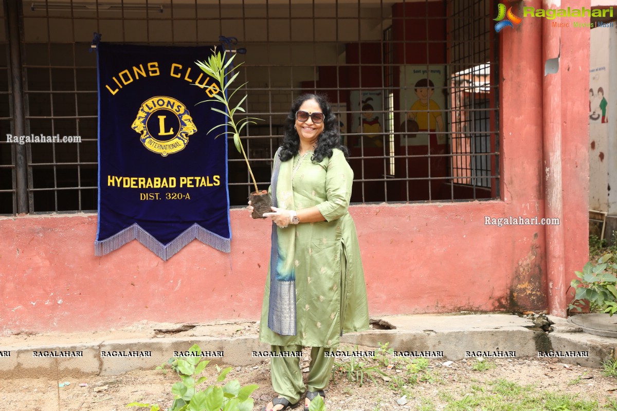 Vana Mahotsav - Tree plantation by Lions Club of Hyderabad Petals