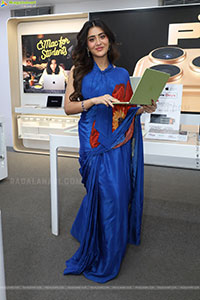 Rashi Singh Launch Apple Days at Bajaj Electronics Store