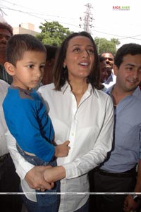 Namrata Inagurates Cafe Melange