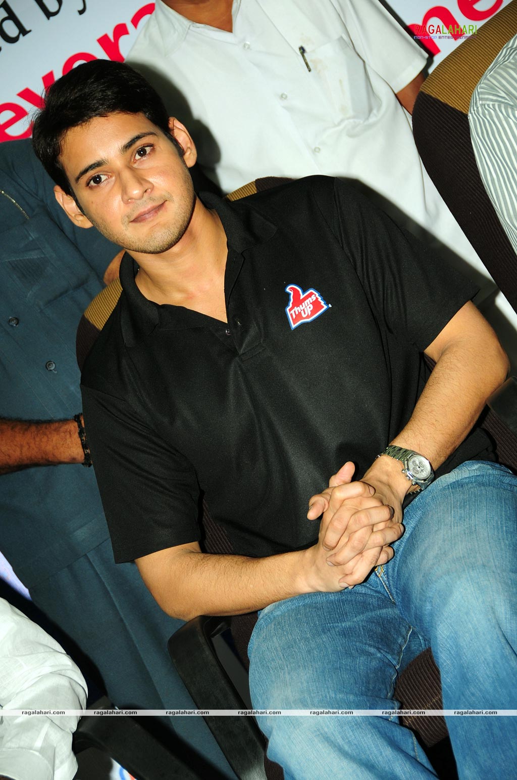 Mahesh Babu Presents Thums Up Merit Scholarships 2009