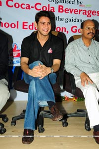 Mahesh Babu Presents Thums Up Merit Scholarships