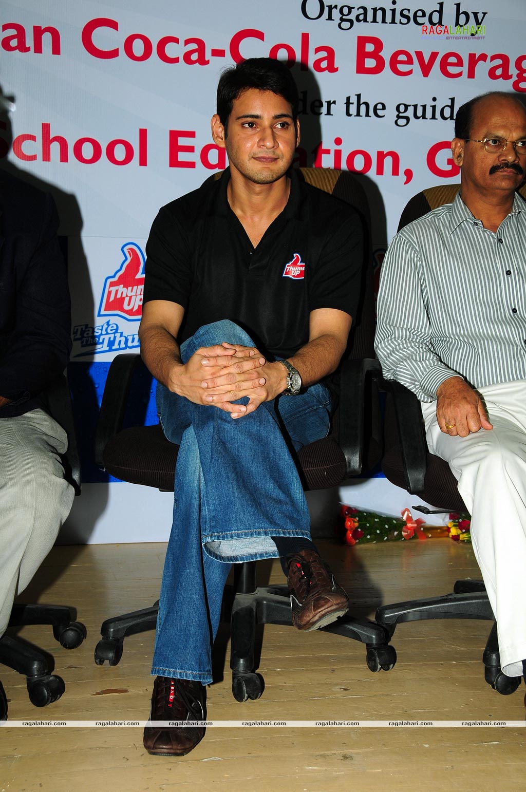 Mahesh Babu Presents Thums Up Merit Scholarships 2009