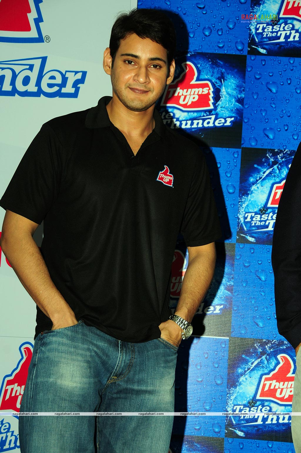 Mahesh Babu Presents Thums Up Merit Scholarships 2009