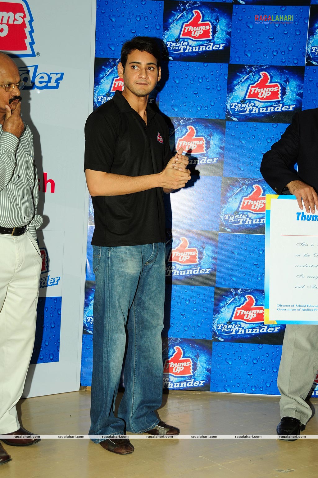 Mahesh Babu Presents Thums Up Merit Scholarships 2009