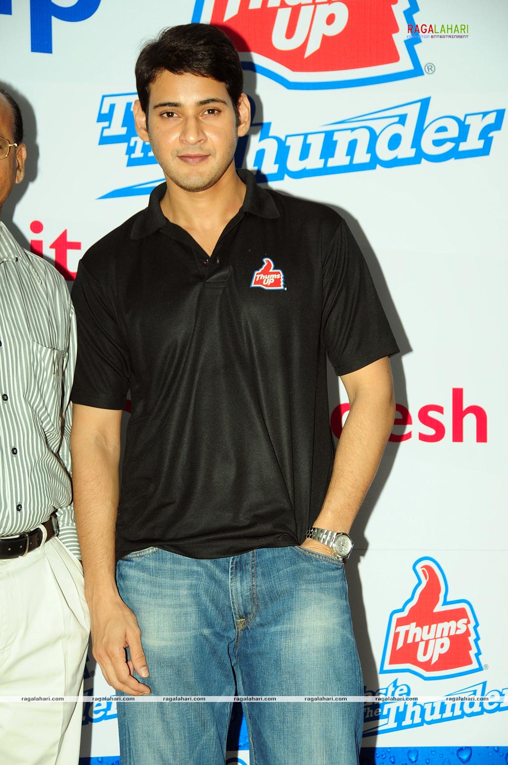 Mahesh Babu Presents Thums Up Merit Scholarships 2009