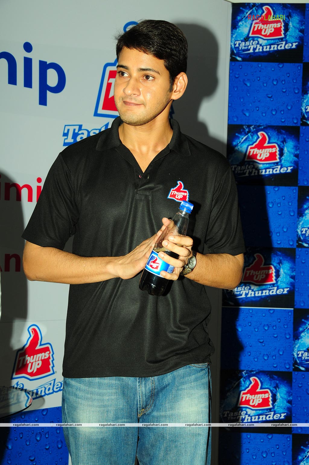 Mahesh Babu Presents Thums Up Merit Scholarships 2009