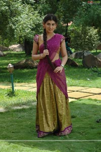 Archana/Veda, Thriller Manju