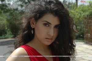 Archana/Veda, Thriller Manju