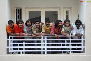 Sardar Patel, Suresh, Mahesh, Vinod, Vivek, RJ Raj, Gautham, Jayavardhan, Mounisha