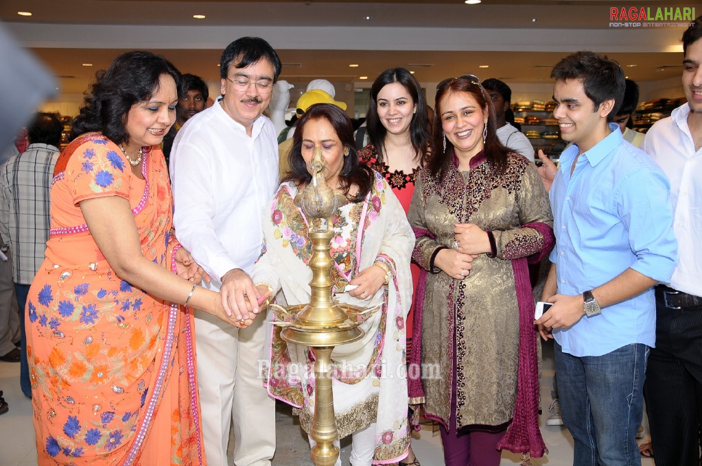 Richa Gangopadhyay at Neeru's, Hyderabad