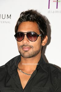 Varun Sandesh Launches Men's Platinum Collection at Malabar Jewellers