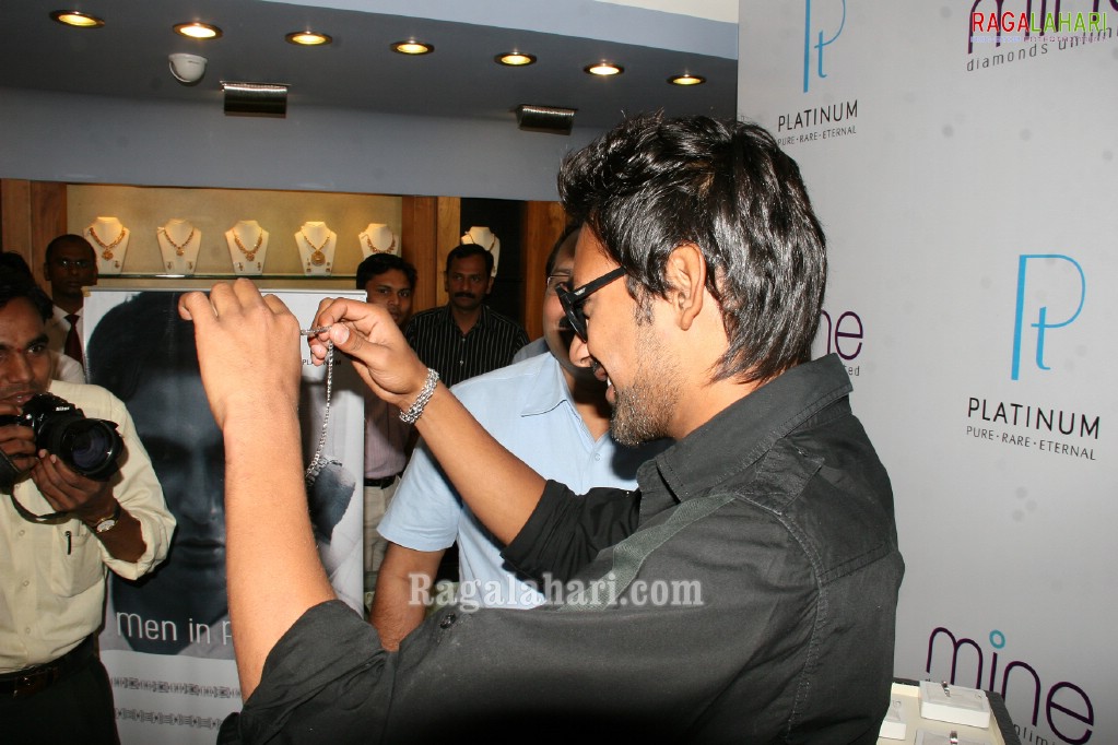 Varun Sandesh @ Malabar Jewellers