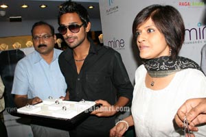 Varun Sandesh Launches Men's Platinum Collection at Malabar Jewellers