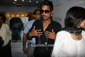 Varun Sandesh Launches Men's Platinum Collection at Malabar Jewellers