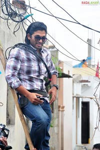 Allu Arjun in Slum Areas