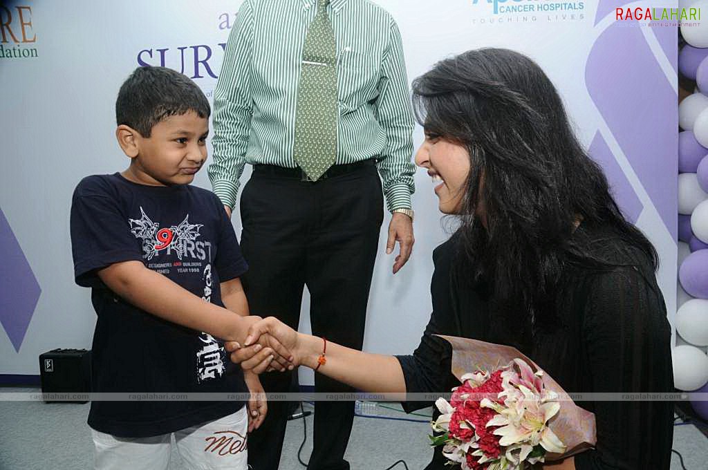 Anushka visits Apollo Cancer Hospital