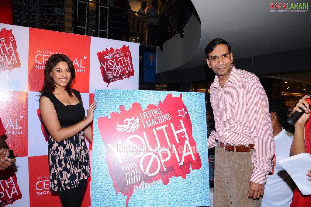 Richa Gangopadhyay Launches Flying Machine's Yuthopia Fest Logo at Hyderabad Central