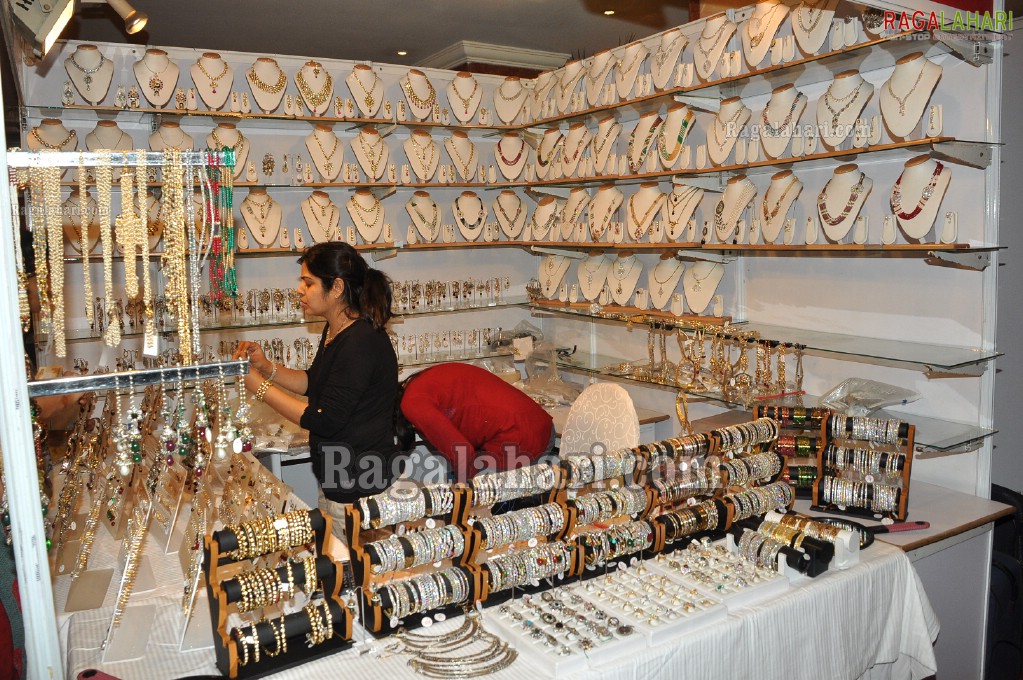 Saloni Launches D'sire Exhibition at Taj Krishna