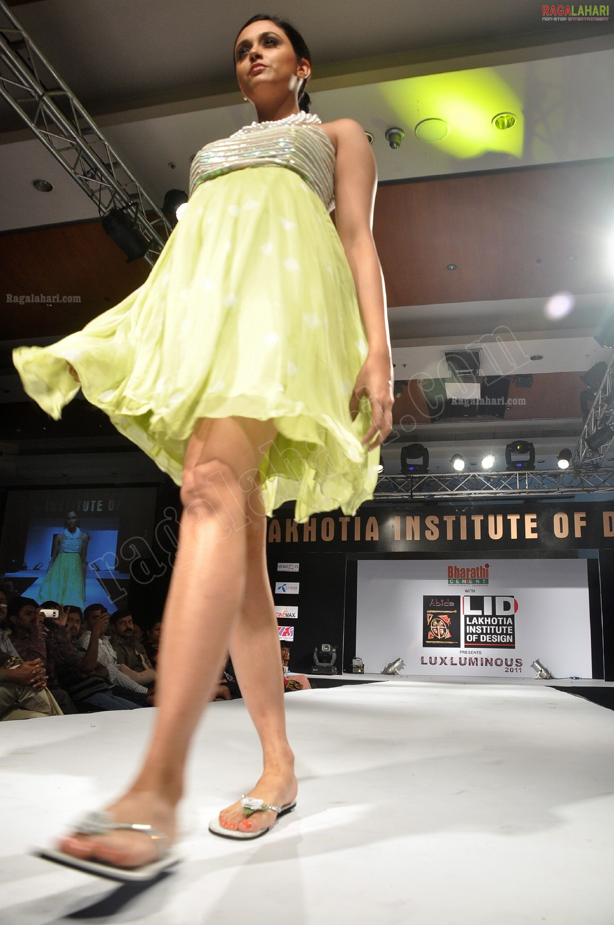 LID's Mega Fashion Show Luxluminous 2011