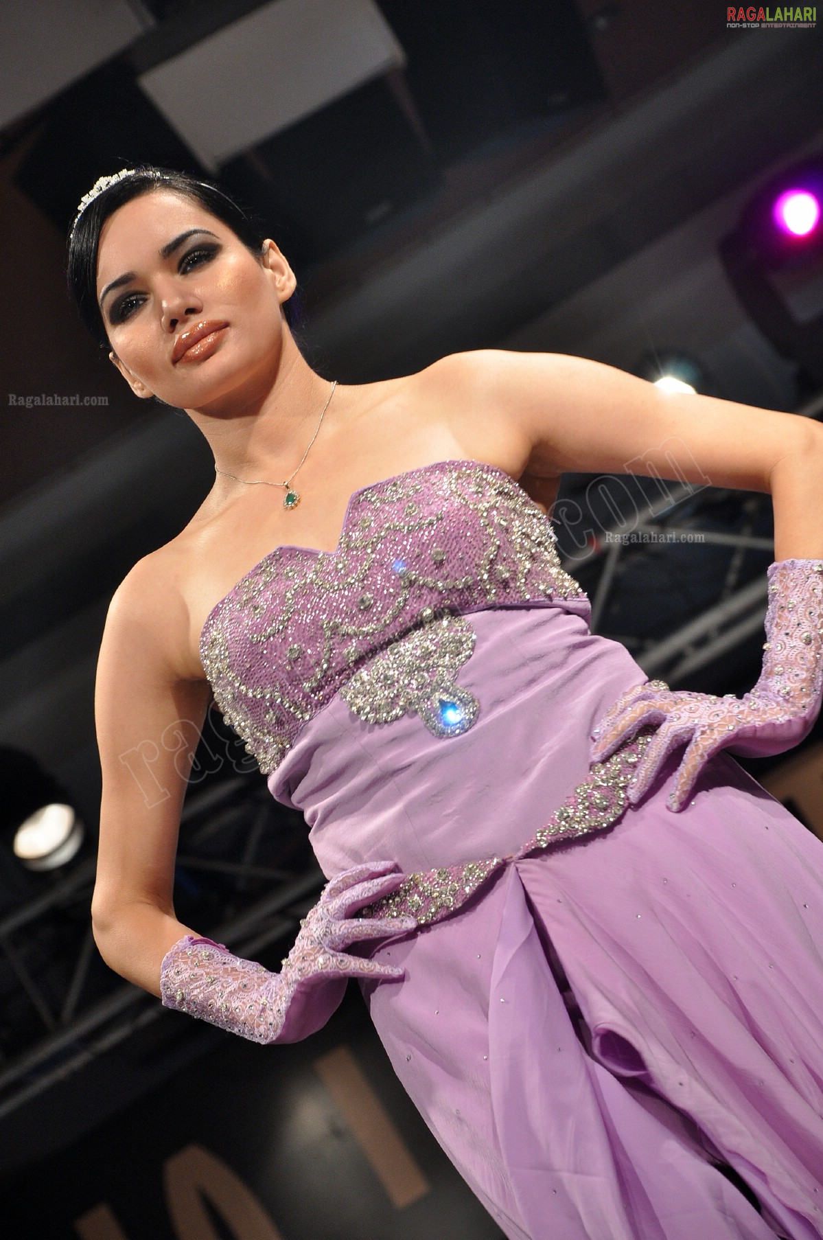 LID's Mega Fashion Show Luxluminous 2011