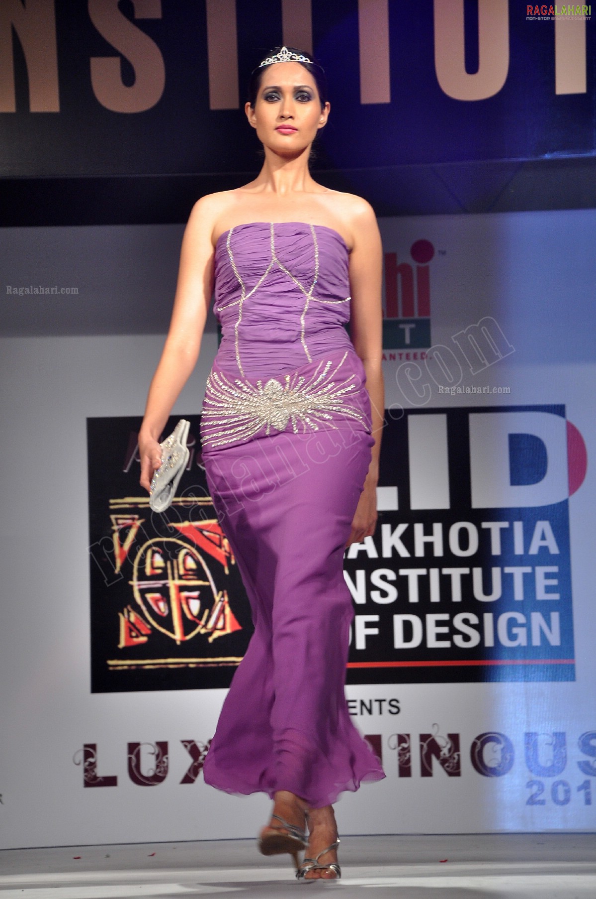 LID's Mega Fashion Show Luxluminous 2011