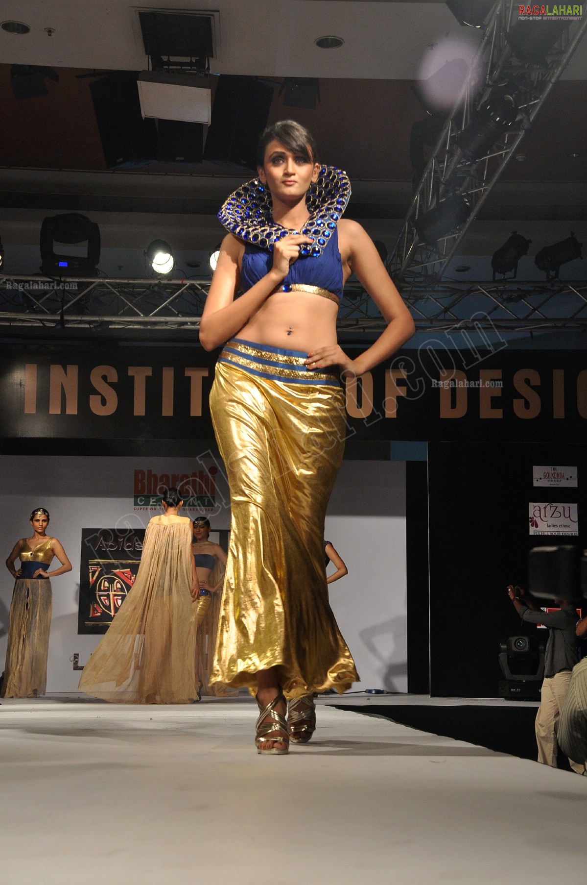 LID's Mega Fashion Show Luxluminous 2011