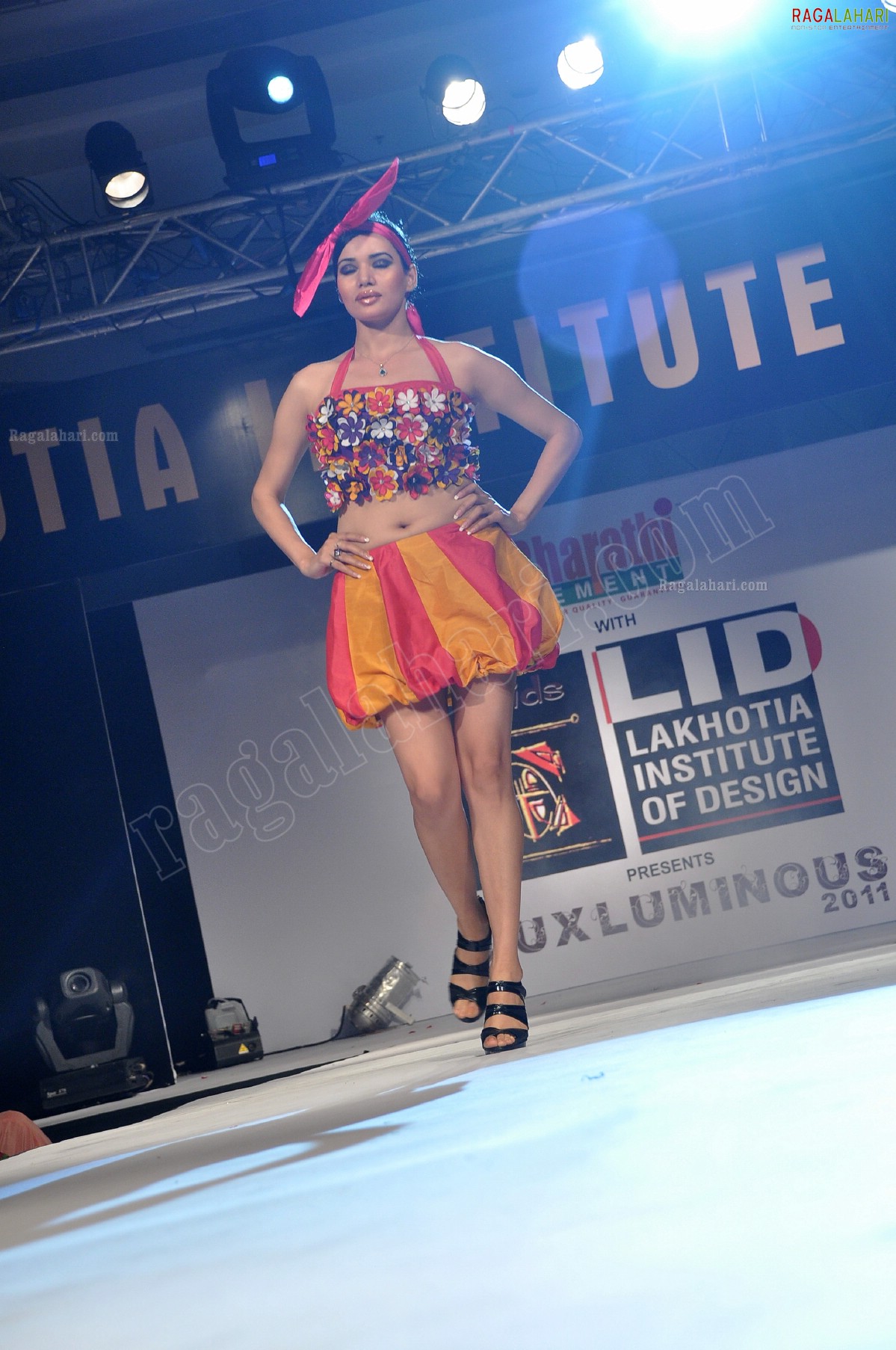 LID's Mega Fashion Show Luxluminous 2011