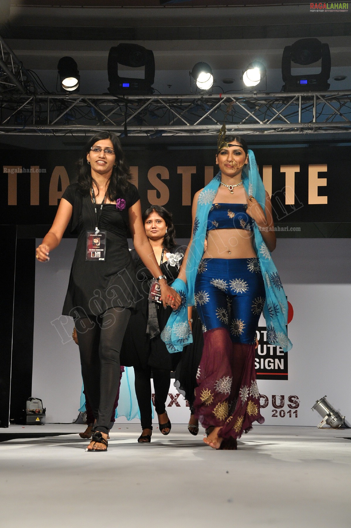 LID's Mega Fashion Show Luxluminous 2011