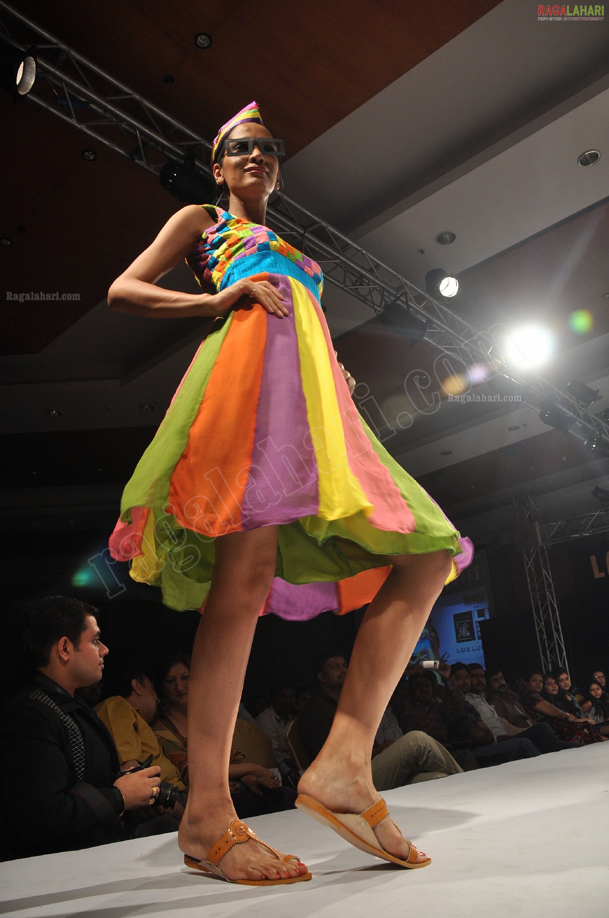 LID's Mega Fashion Show Luxluminous 2011