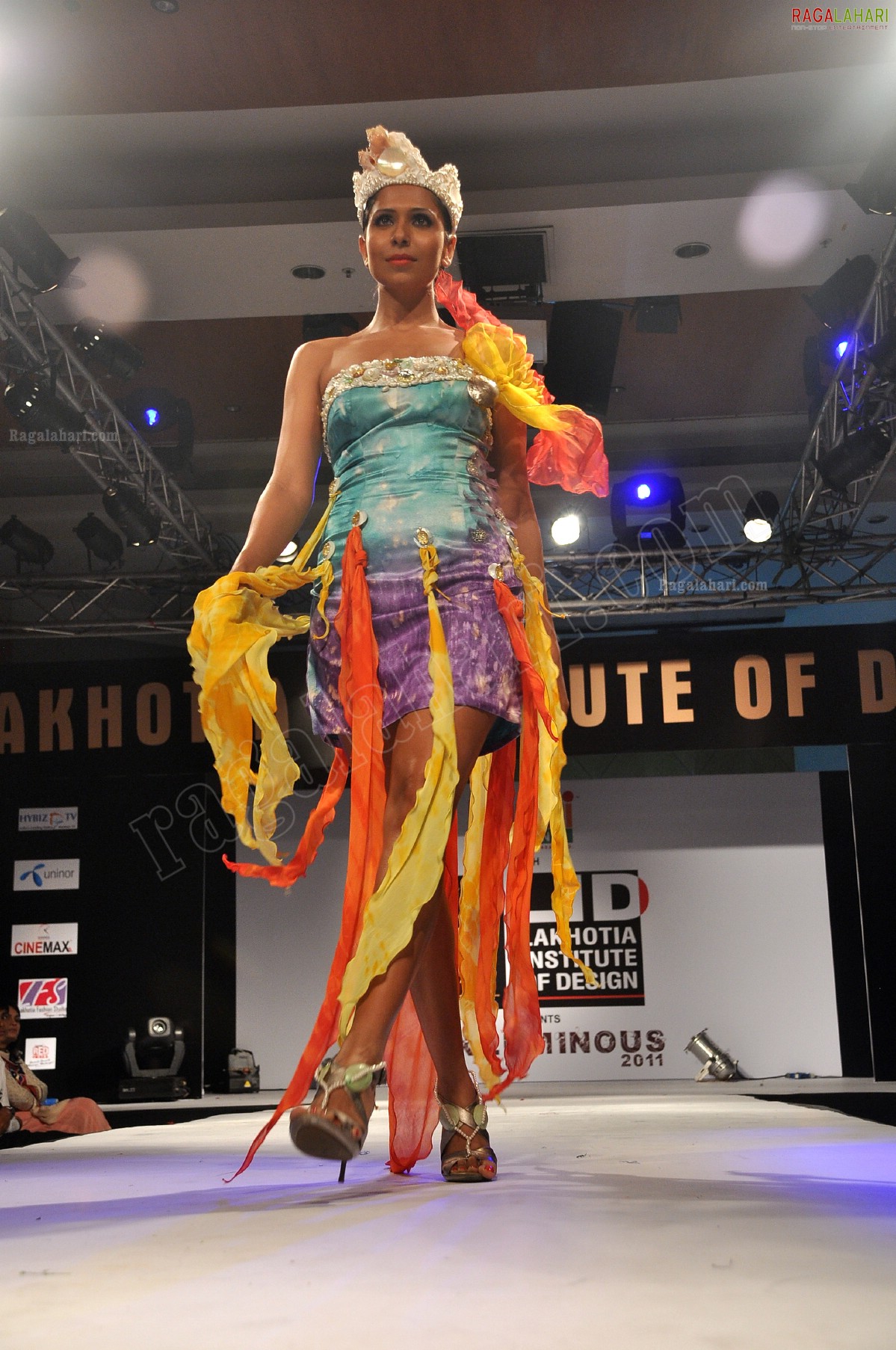 LID's Mega Fashion Show Luxluminous 2011