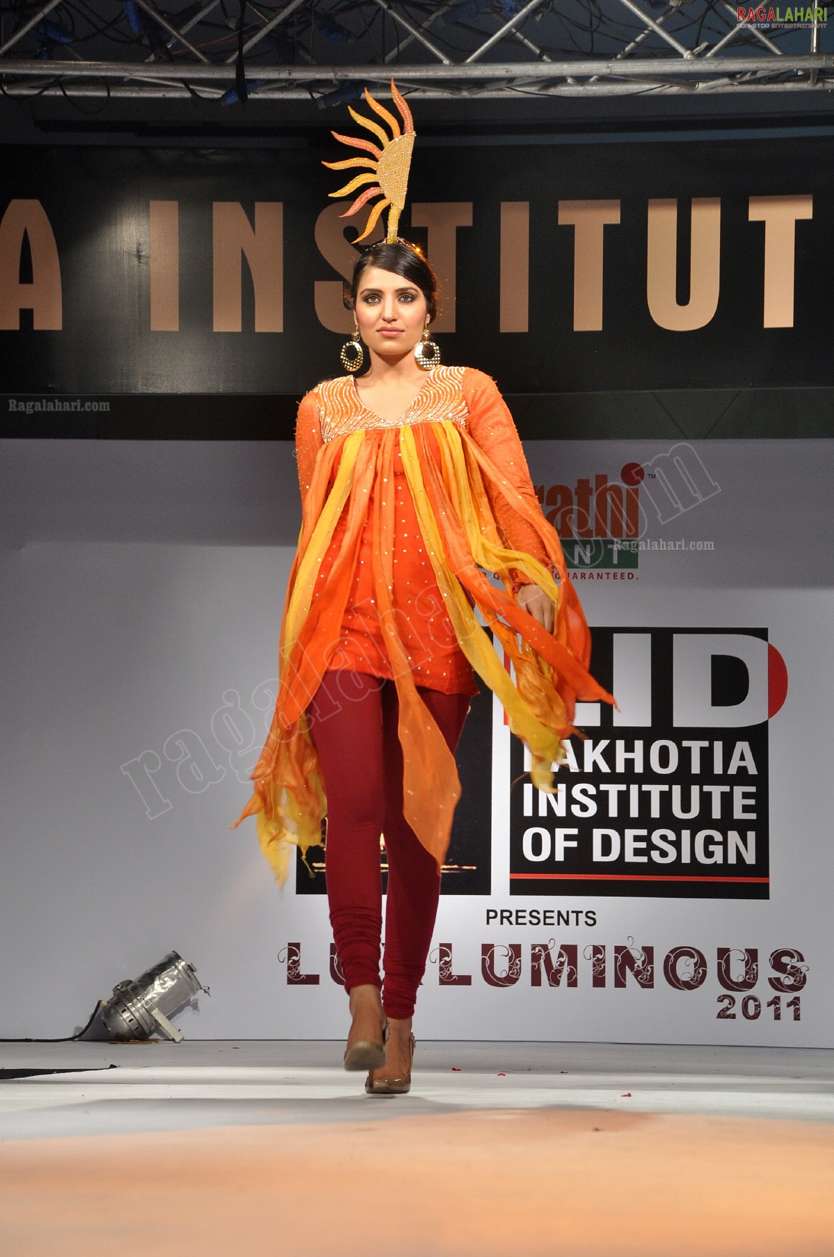 LID's Mega Fashion Show Luxluminous 2011