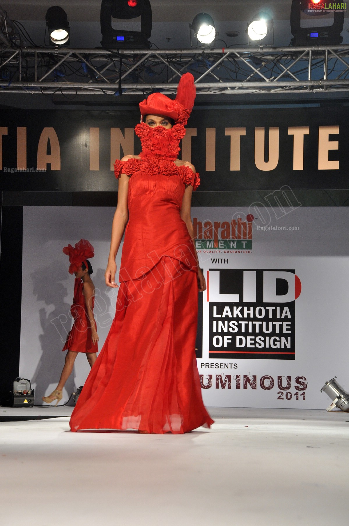 LID's Mega Fashion Show Luxluminous 2011