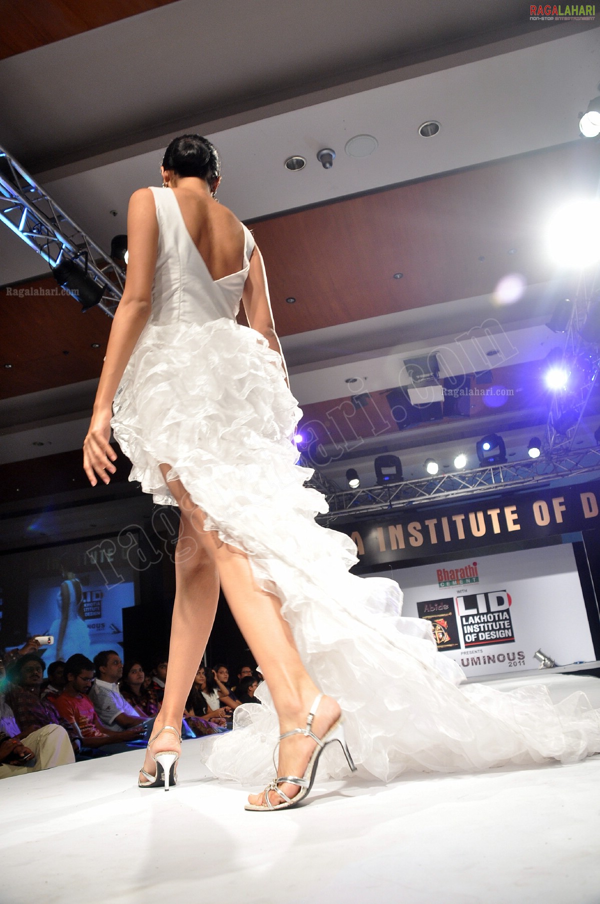 LID's Mega Fashion Show Luxluminous 2011