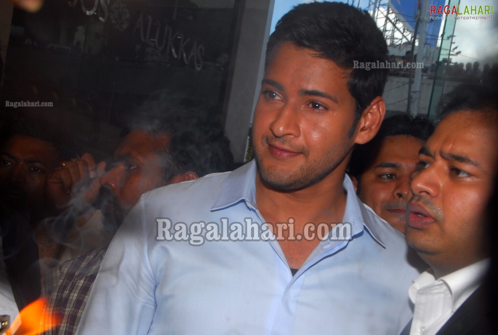 Mahesh Babu launches Jos Alukkas