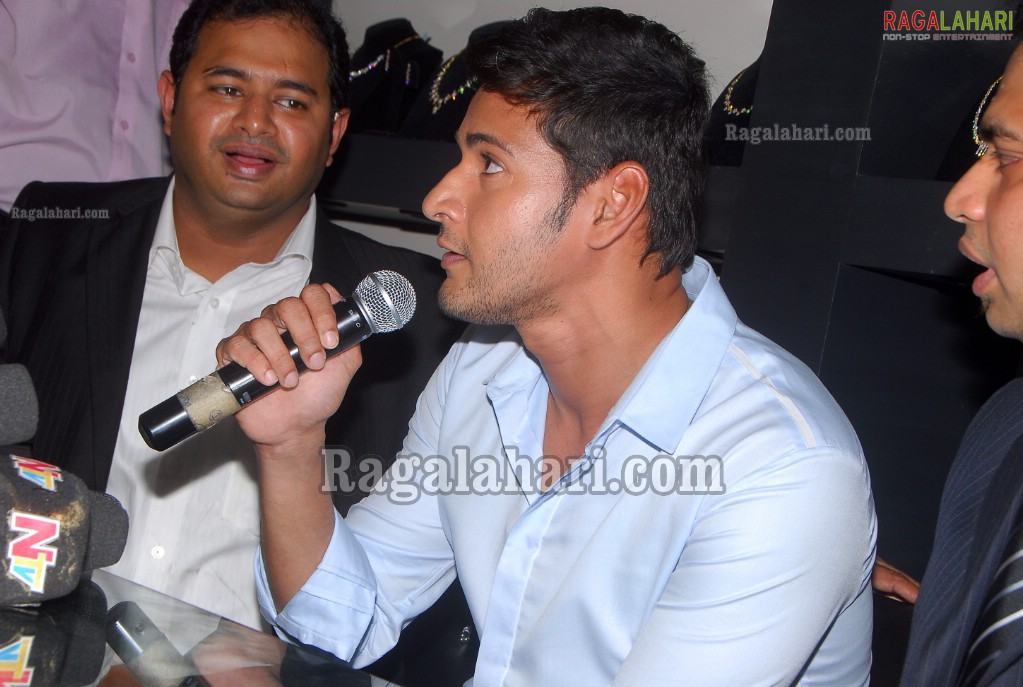 Mahesh Babu launches Jos Alukkas