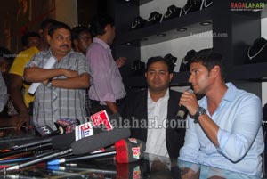 Mahesh Babu Launches Jos Alukkas at Punjagutta