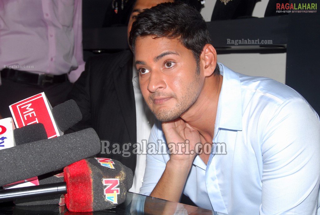 Mahesh Babu launches Jos Alukkas