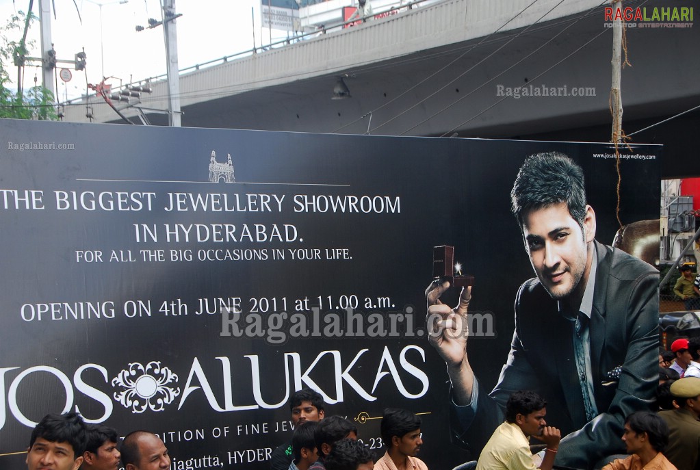 Mahesh Babu launches Jos Alukkas