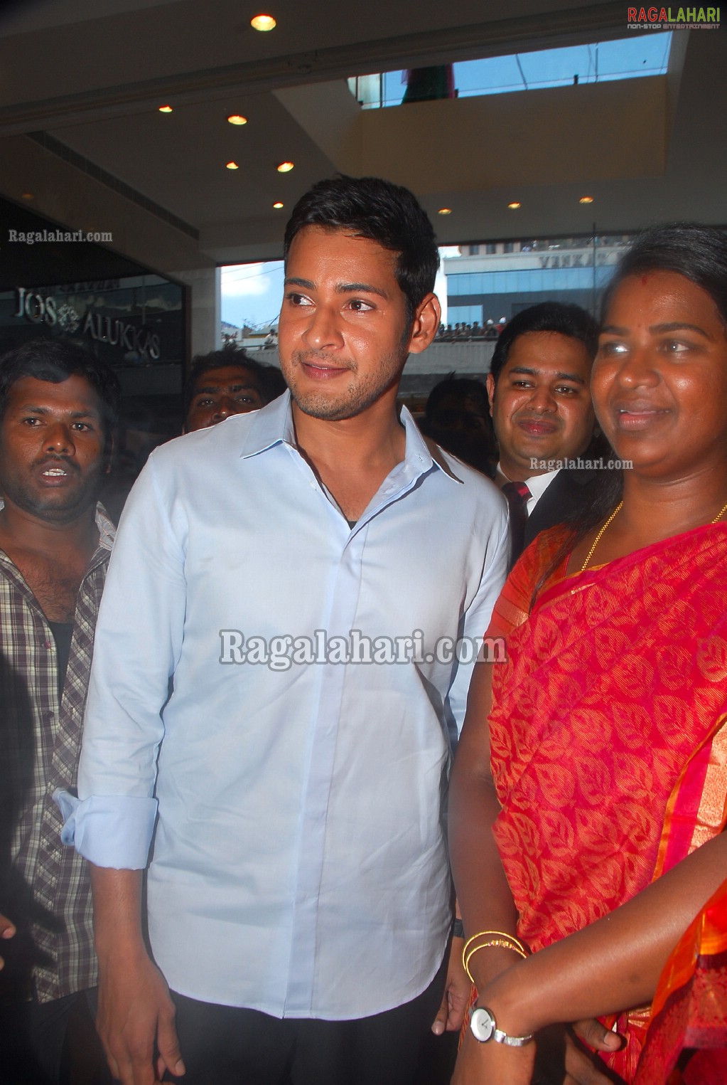 Mahesh Babu launches Jos Alukkas