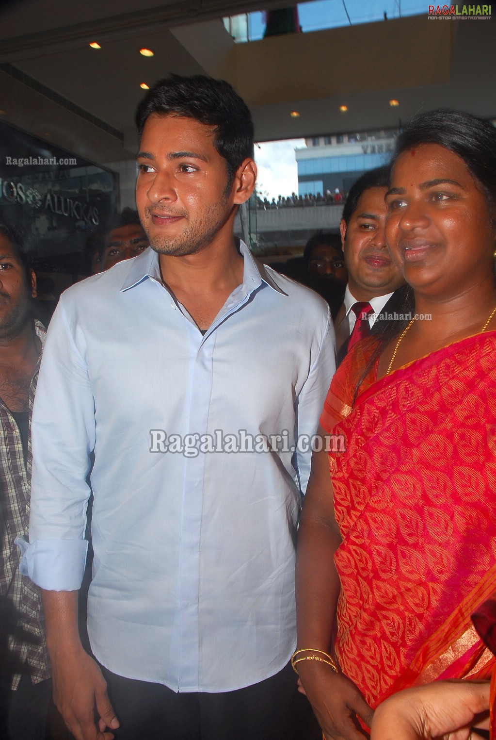 Mahesh Babu launches Jos Alukkas