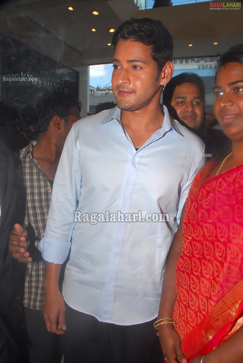 Mahesh Babu launches Jos Alukkas