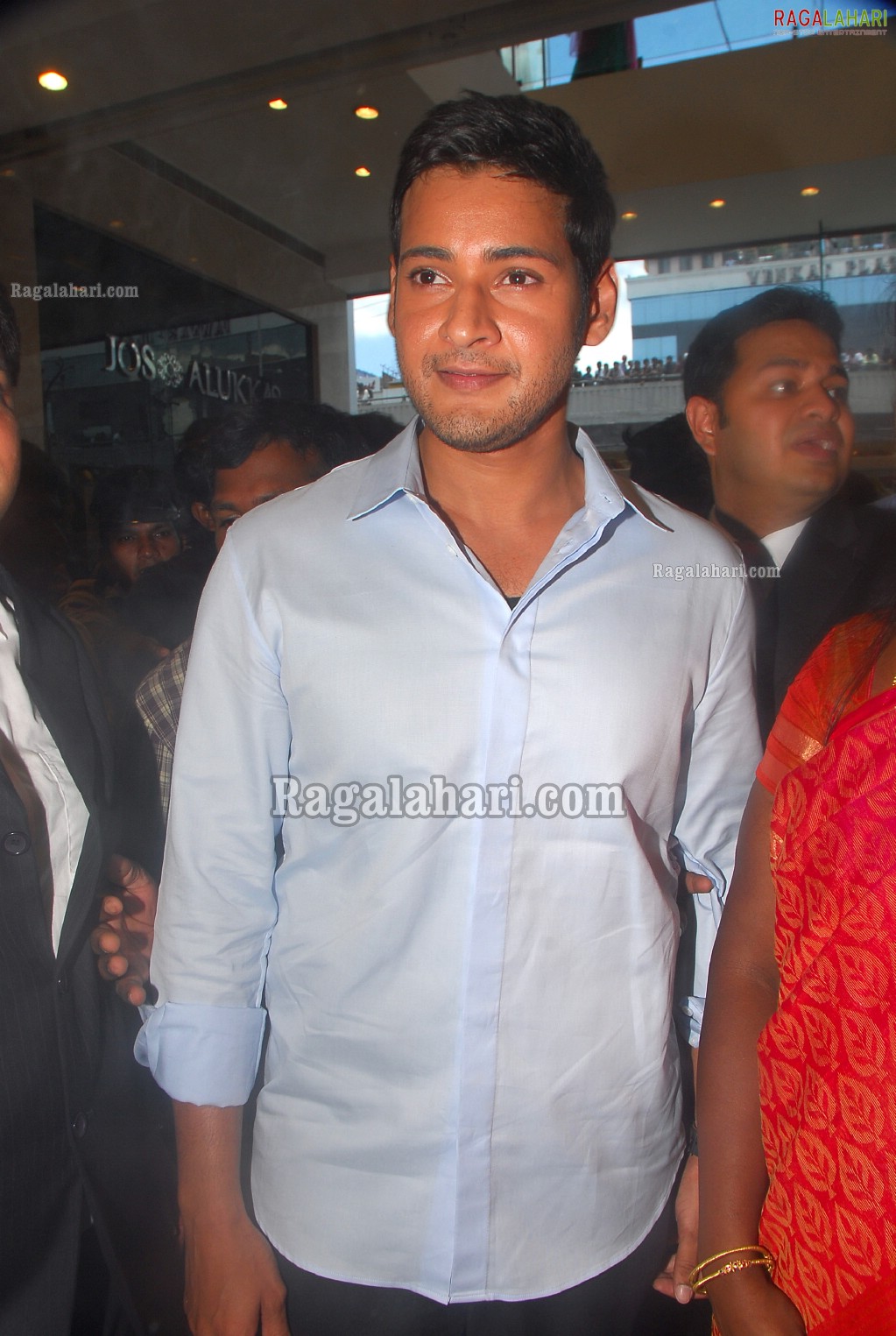 Mahesh Babu launches Jos Alukkas