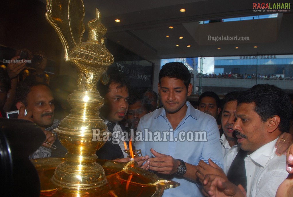 Mahesh Babu launches Jos Alukkas